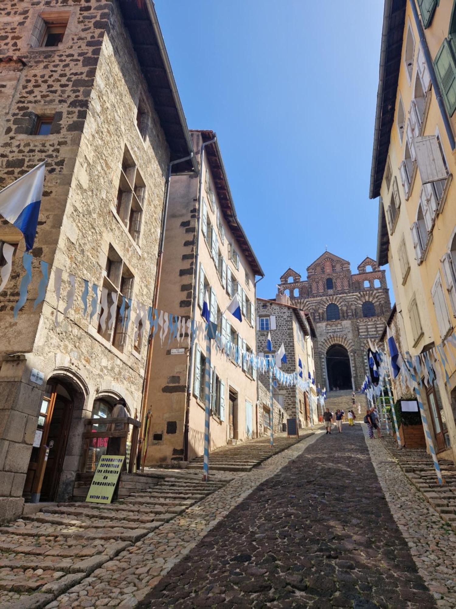 Gite Des Tables - Cathedrale, Coeur Historique, Vue Le Puy-en-Velay Ngoại thất bức ảnh